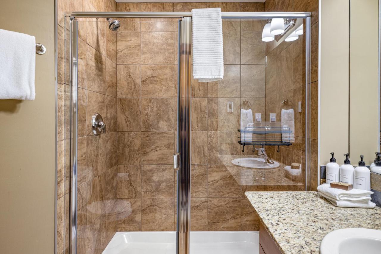 Alluring Mountain View Condo - Right In The Heart Of Downtown - Managed By Little Sister Getaways Кенмор Екстер'єр фото